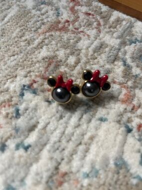 Kate spade Minnie Mouse earrings